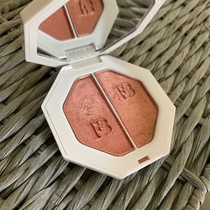FENTY BEAUTY Highlighter